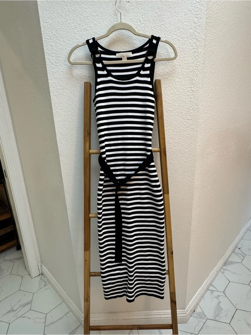 michael kors black and white dress | Dresses | Michael Kors Striped Sleeveless Midi With Belt Black/silver:Size 12 elongating silhouette that pairs styleattribute-formal dress Unique Vintage Olive Green